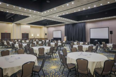 Hilton Garden Inn Fargo - 18