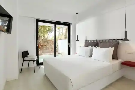 Sunset Studios & Apartments by Estia - 3