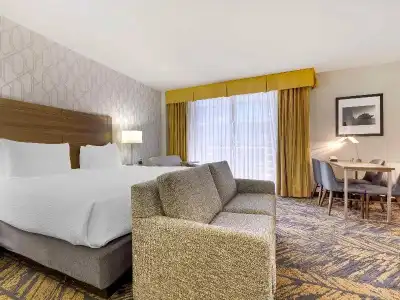 Best Western Plus Bayside Inn - 68
