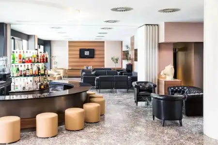 Waldorf Palace - 15