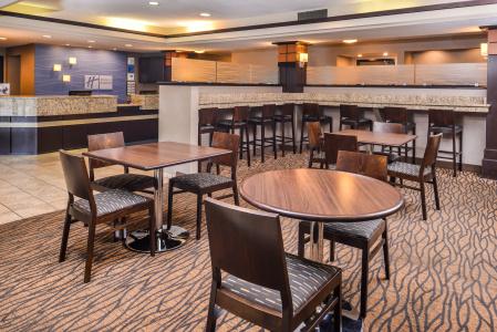 Holiday Inn Express & Suites Topeka West I-70 Wanamaker by IHG - 37