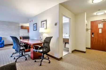 Comfort Inn And Suites South - 11