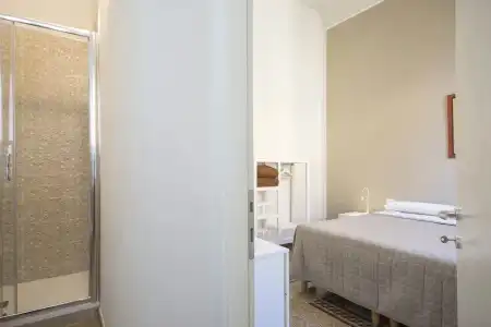 Regis Condo - 162