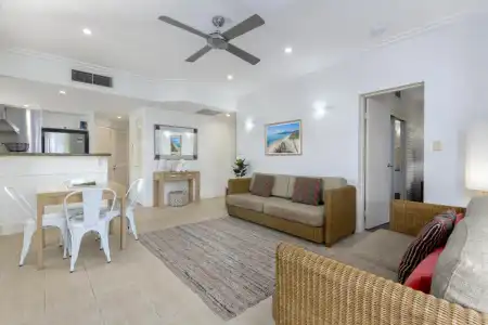 Mandalay Luxury Beachfront Apartments - 47