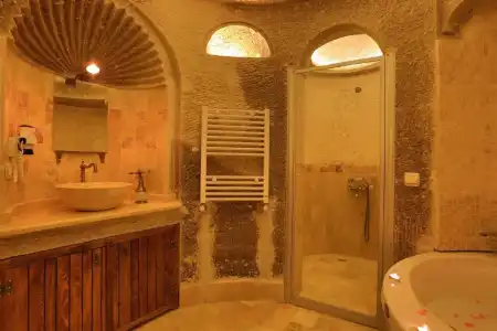 Safran Cave - 117