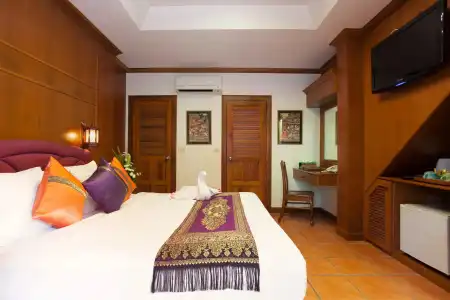 Royal Phawadee Village Patong - 4