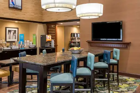 Hampton Inn & Suites Florence Center - 17