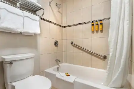 Best Western Plus Burnaby - 47