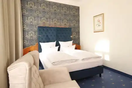 Bayerischer Hof Dresden - 76