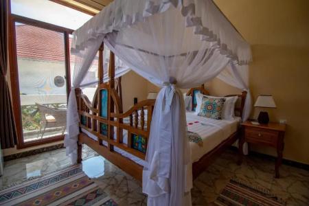 Sunny Palms Beach Bungalows - 4