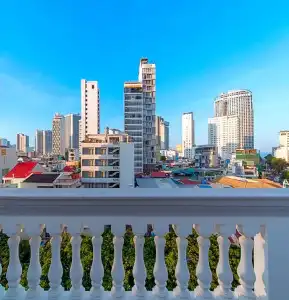 Seven Seas and Apartment - 105