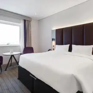 Premier Inn Dubai International Airport - 35