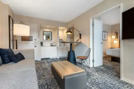 Sheraton Suites Old Town Alexandria - 52