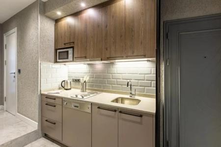 Seraglio & Suites - 130