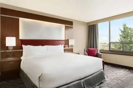 DoubleTree by Hilton Toronto Airport West - 47