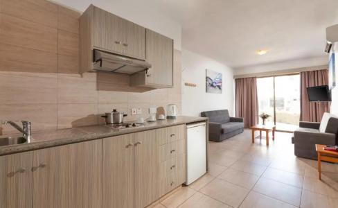 Penelope Beach Apts - 31