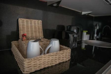 Redcon Suites - 282
