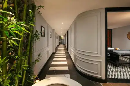Shining Central and Spa - 12