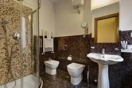 Little Rhome Suites - 24