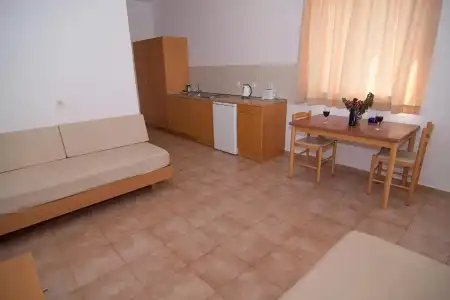 Lambis Studios & Apartments - 45