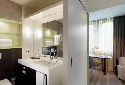 Indigo Düsseldorf - Victoriaplatz by IHG - 50