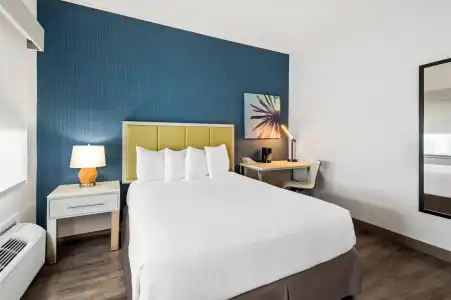 SureStay by Best Western Santa Monica - 59