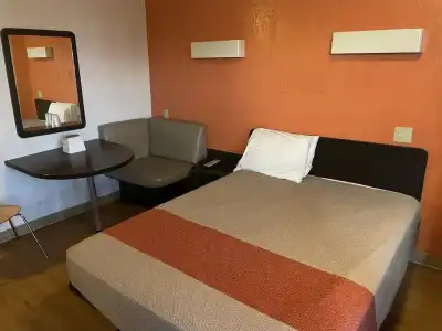 Motel 6 Montgomery - 1