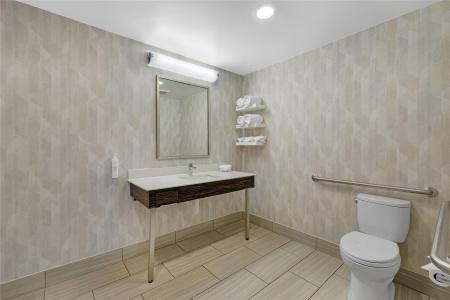 Hampton Inn & Suites Bend - 60
