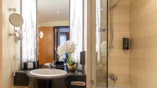 PLAZA Premium Köln - 9