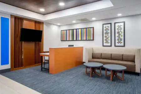 Holiday Inn Express & Suites Fort Wayne by IHG - 33