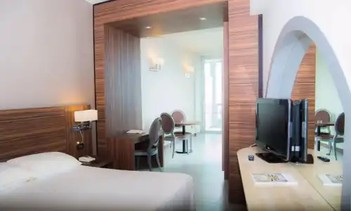 Waldorf Suite - 5