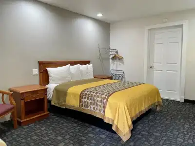 Geary Parkway Motel At Mine Hospitality - 2