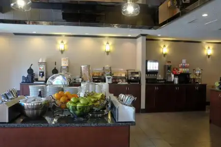 Embassy Inn - 10