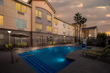 MainStay Suites Las Vegas Flamingo - 13