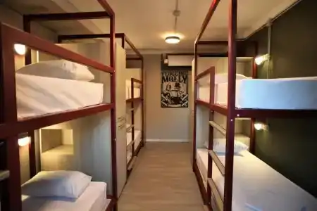 Stay Hybrid Youth Hostel - 5