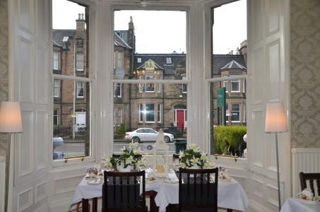 Edinburgh 37 - 20