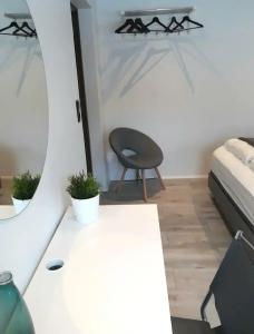 Post-Plaza Guesthouse - 21