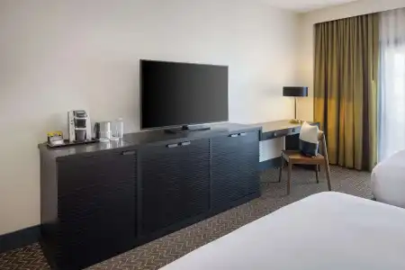 DoubleTree Suites by Hilton Lexington - 100