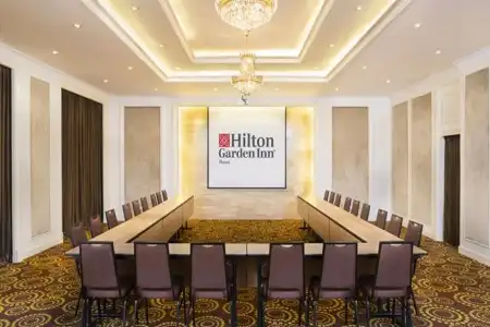 Hilton Garden Inn Hanoi - 15