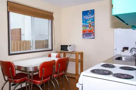 Bowmont Motel - 46