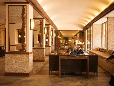 Royal Lahaina Resort & Bungalows - 22
