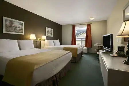 Revelstoke Lodge - 0
