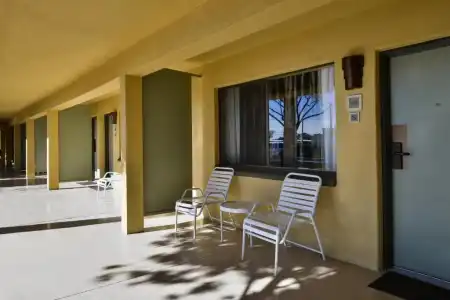 Royal Sun & Suites - 102