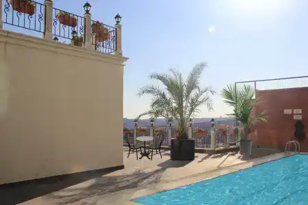 Euro Plaza - 19