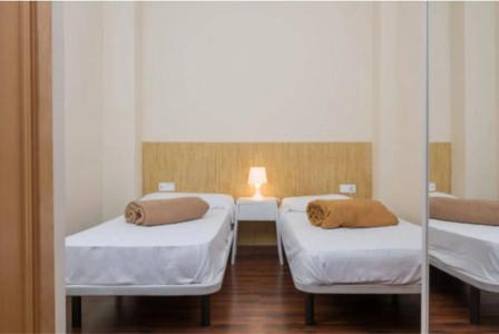 Feel Hostels Soho Malaga - 1