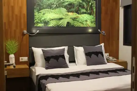 Black Art Otel - 6