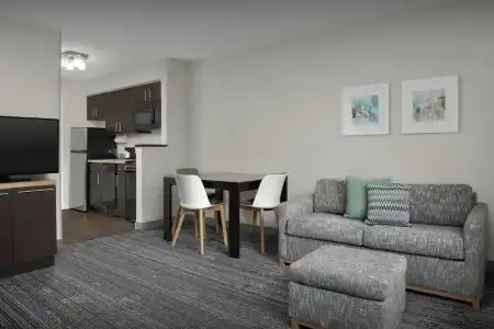 TownePlace Suites by Marriott Pensacola - 25