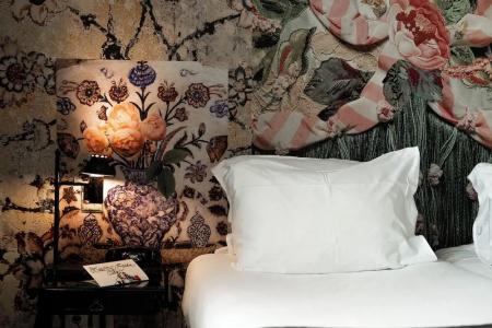 Hôtel du Petit Moulin, Haute Couture by Lacroix - 89
