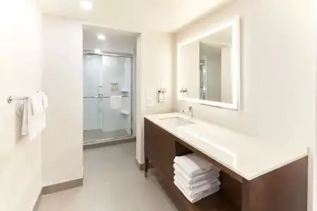 Holiday Inn & Suites Ottawa Kanata by IHG - 39