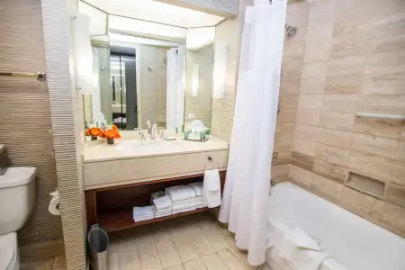 Hilton Los Angeles/Universal City - 9